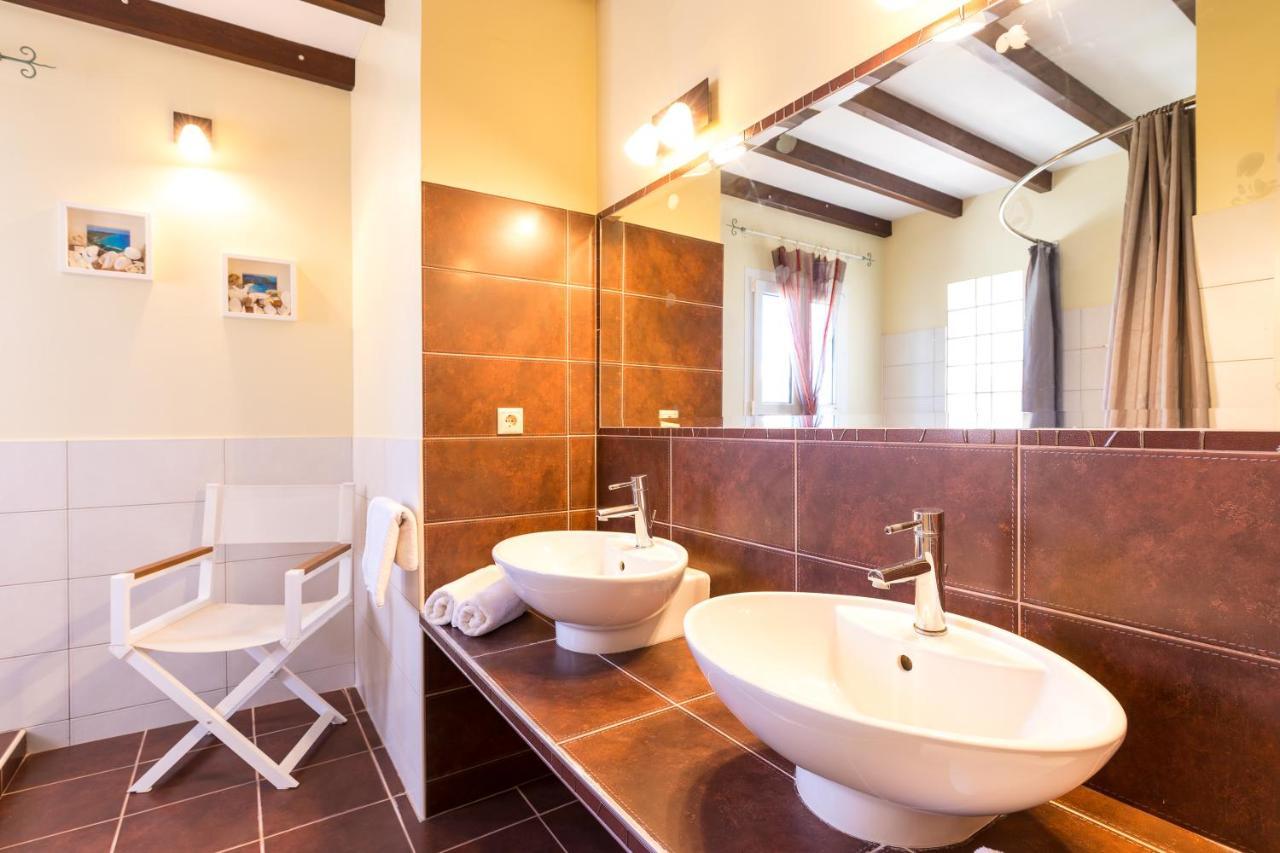Villa St Nicholas House With Private Heated Pool 다시아 외부 사진